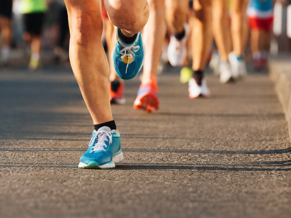 Entraînement au semi-marathon à domicile : des séances adaptées à toute la famille avec le tapis de course YESOUL T3S PLUS